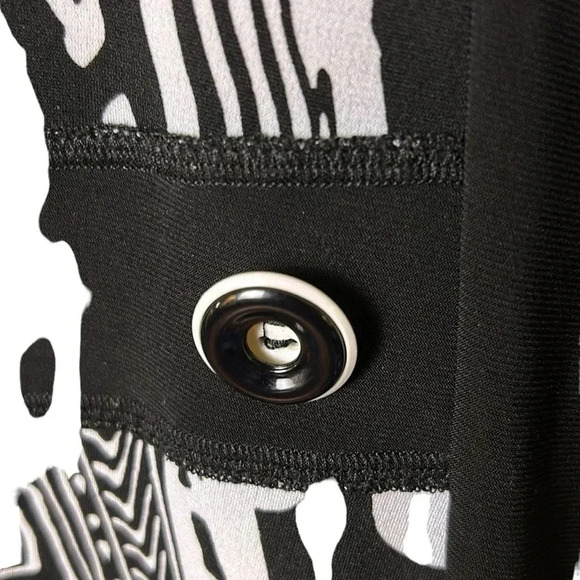 Y2K Libra ,vtg top . 
Women Medium.Black,white,abstract, embellished,square neck - Picture 4 of 15